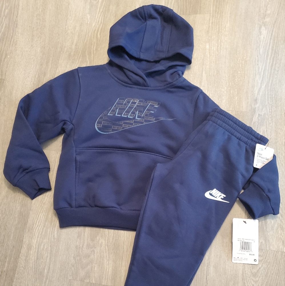 Boys Nike Set Size 4 NWT